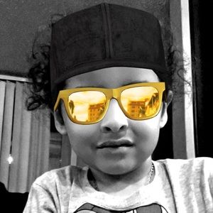 Meet your Posher, Carlos